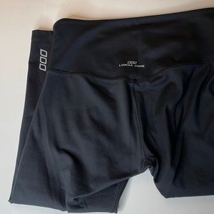 Lorna Jane crop length workout pants
